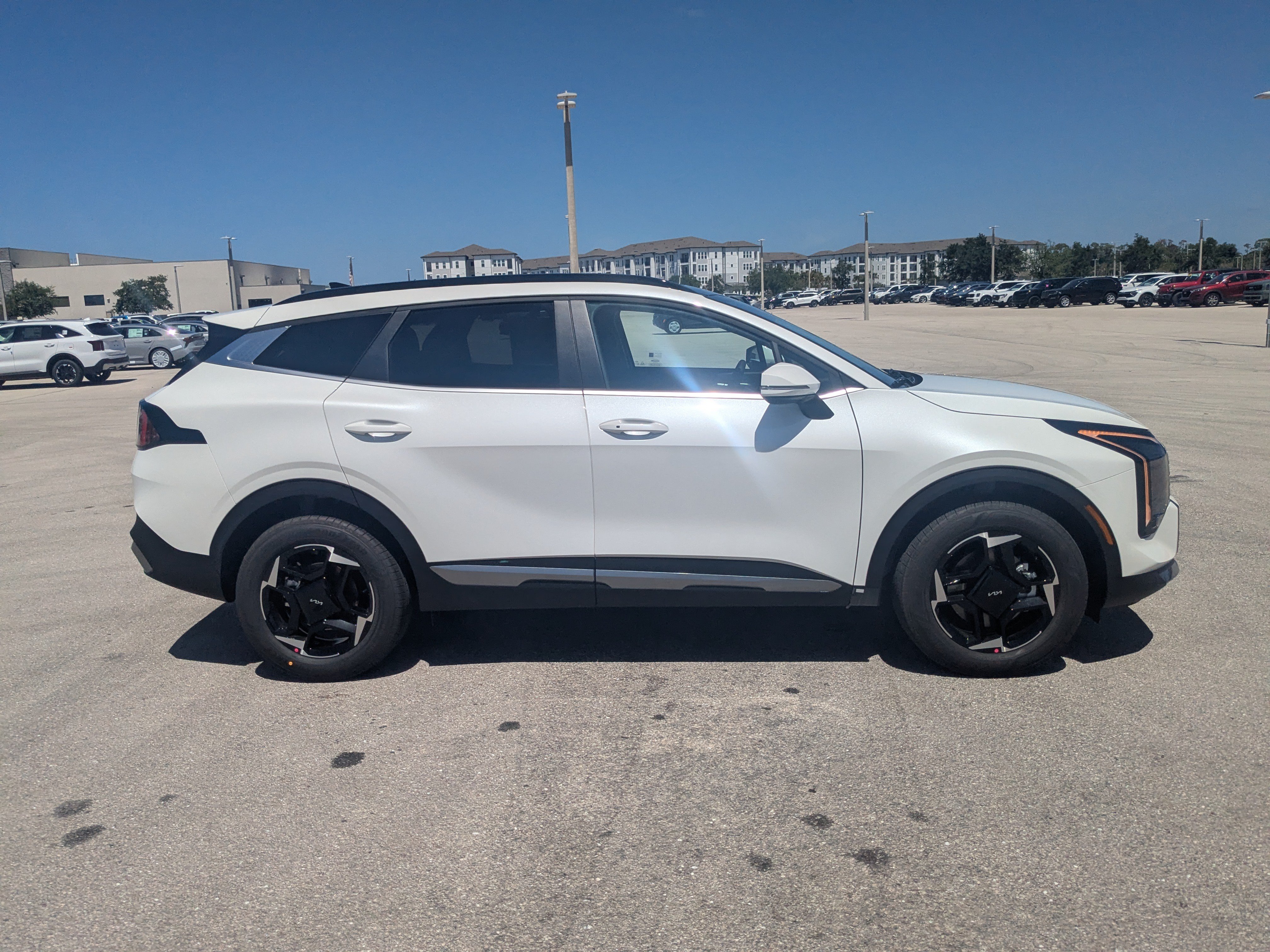 New 2026 Kia Sportage EX w/ EX Panoramic Sunroof Package AWD/4WD image 4