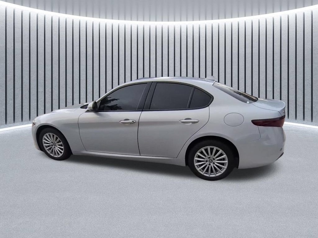 Used 2022 Alfa Romeo Giulia Sprint AWD/4WD image 7