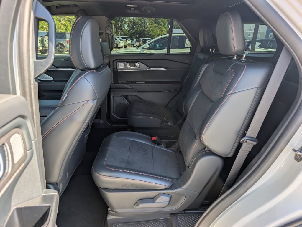 Used 2025 Ford Explorer ST w/ Sun And Sound Package AWD/4WD image 43