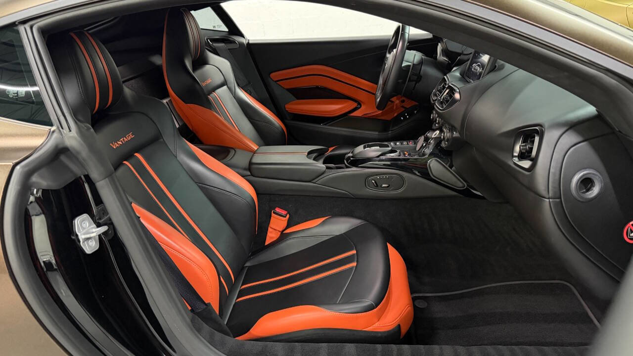 Used 2021 Aston Martin V8 Vantage Base 2dr Coupe image 40