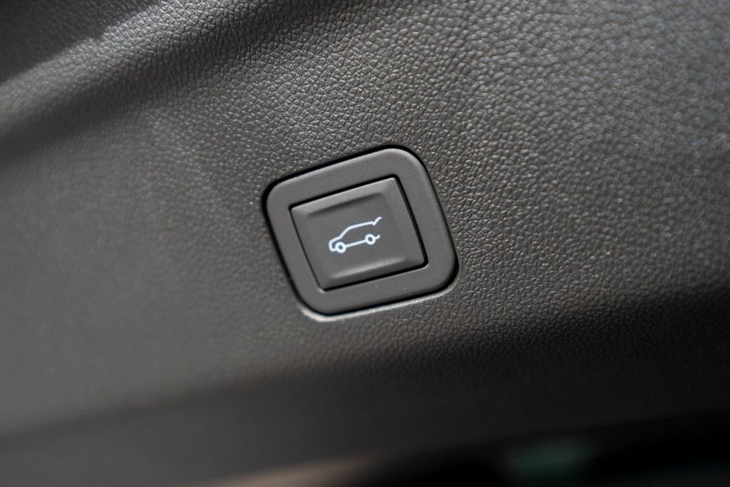 New 2026 Chevrolet Tahoe High Country image 18