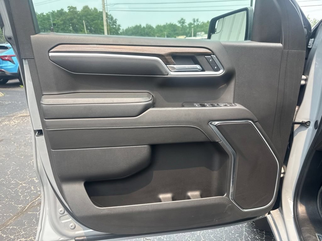Used 2024 Chevrolet Silverado 1500 LT AWD/4WD image 14