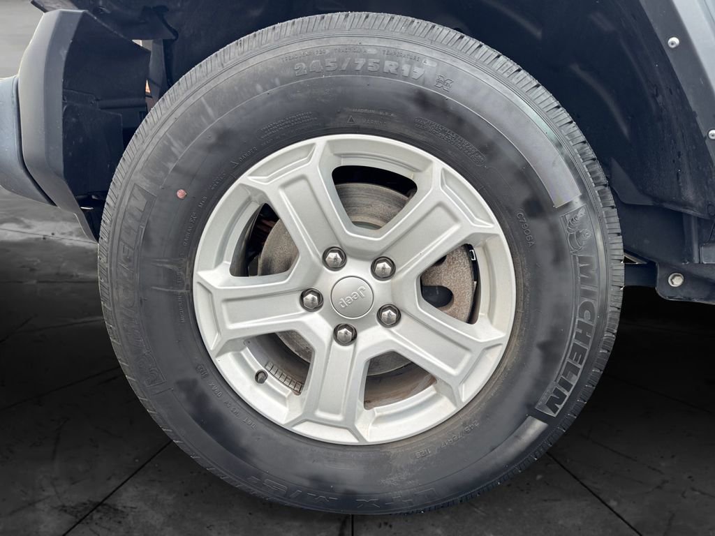 Used 2022 Jeep Wrangler Unlimited Sport image 14