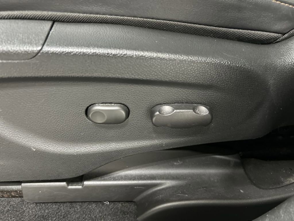 Used 2019 Chevrolet Trax LT w/ LT Convenience Package image 10