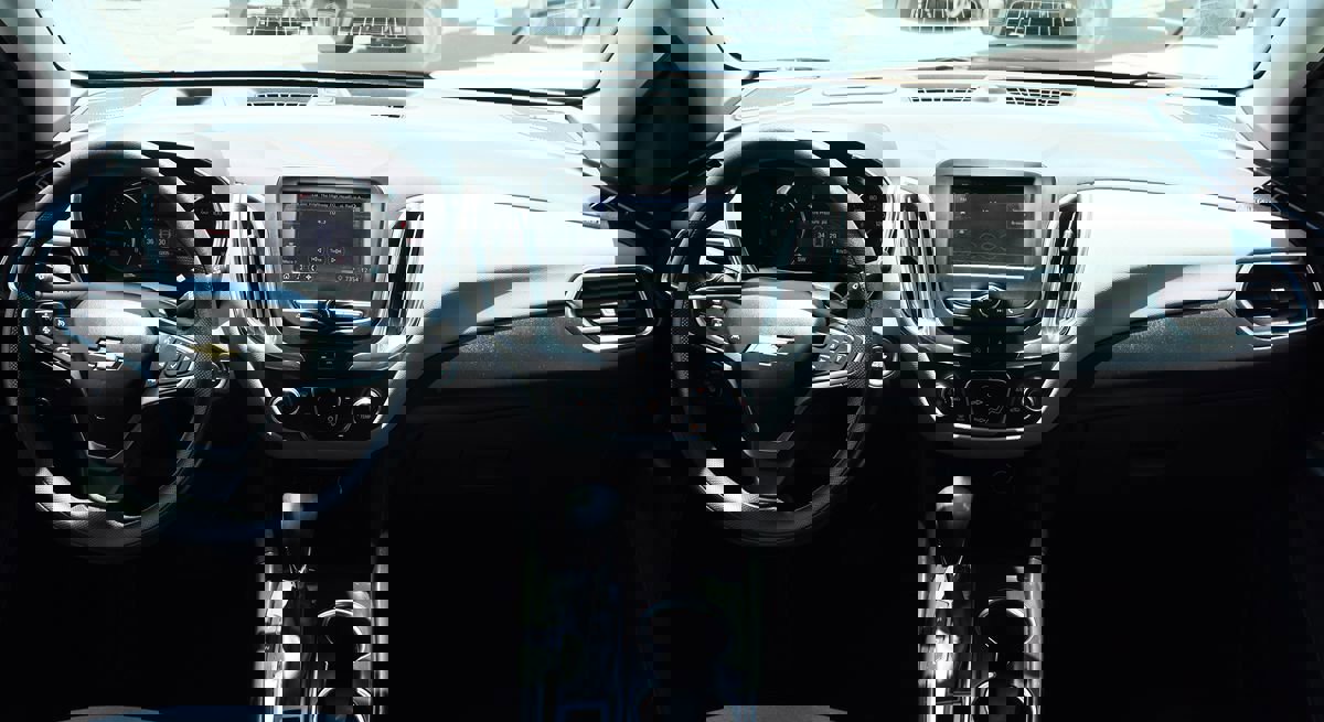 Used 2022 Chevrolet Equinox LS w/ LS Convenience Package image 32