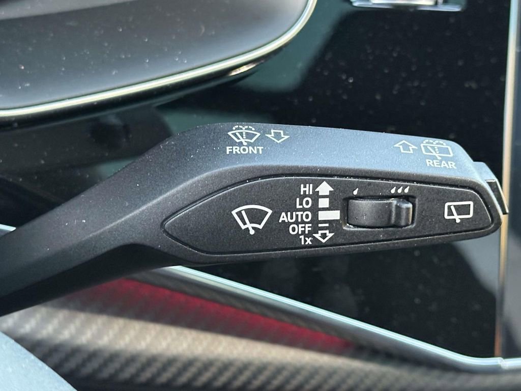 Used 2024 Audi RS Q8 image 24