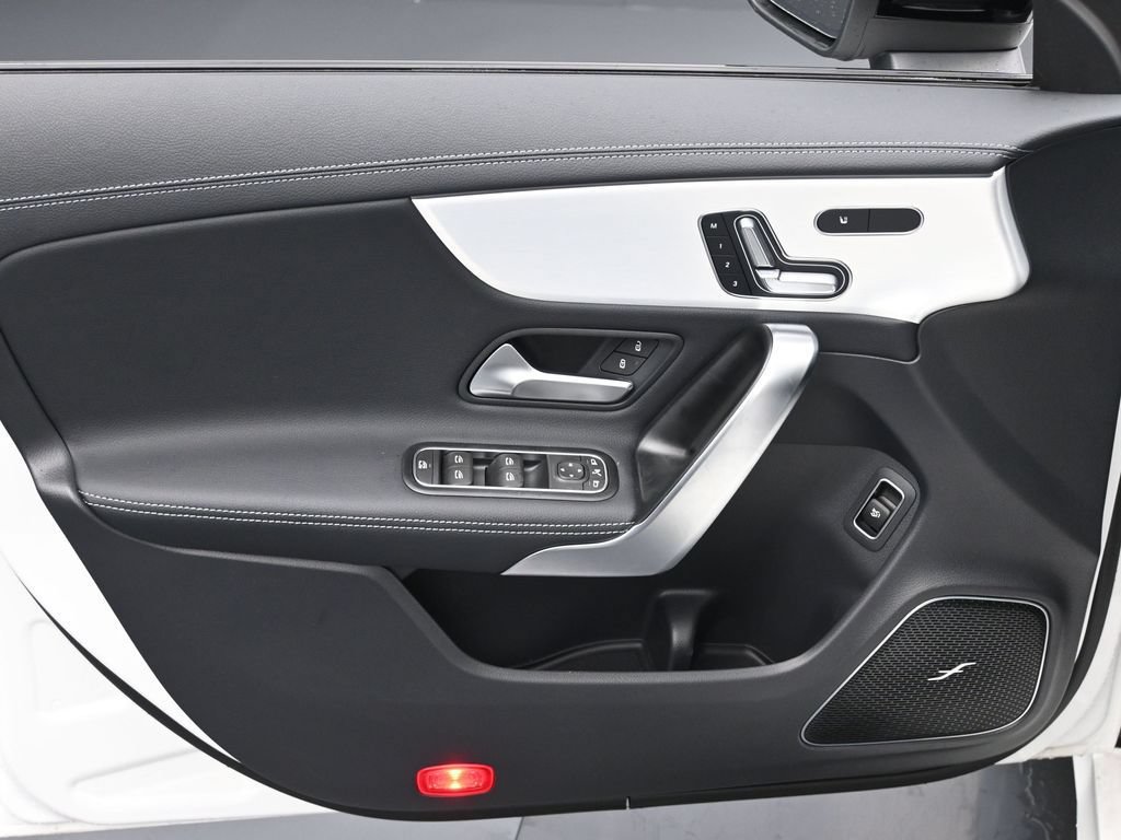 Used 2025 Mercedes-Benz CLA 250 4MATIC image 28