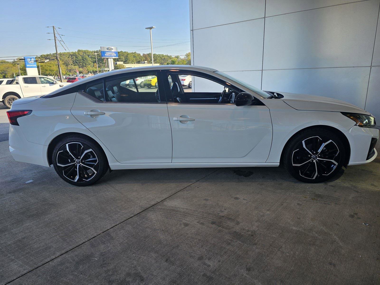 Used 2023 Nissan Altima 2.5 SR image 7