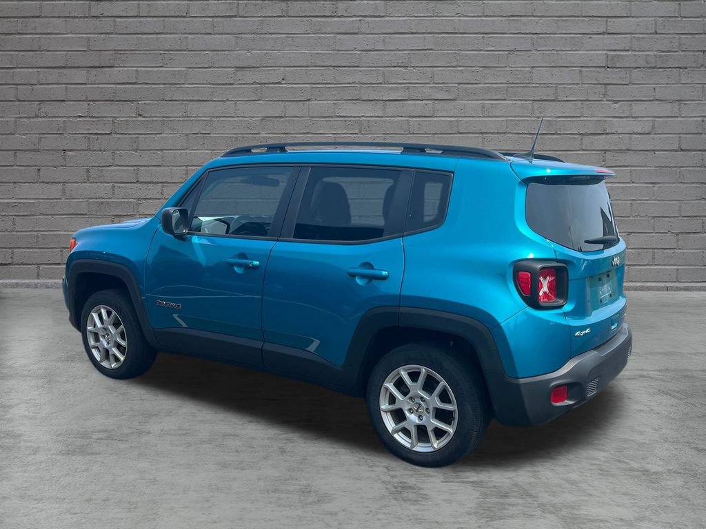Used 2022 Jeep Renegade Latitude AWD/4WD image 3
