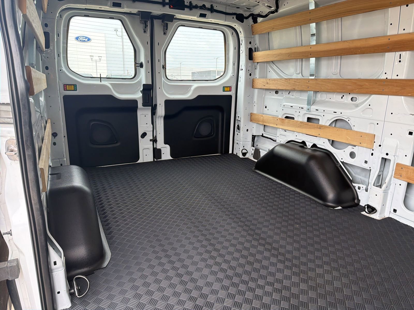 Used 2024 Ford Transit 250 Low Roof w/ Exterior Upgrade Package image 24