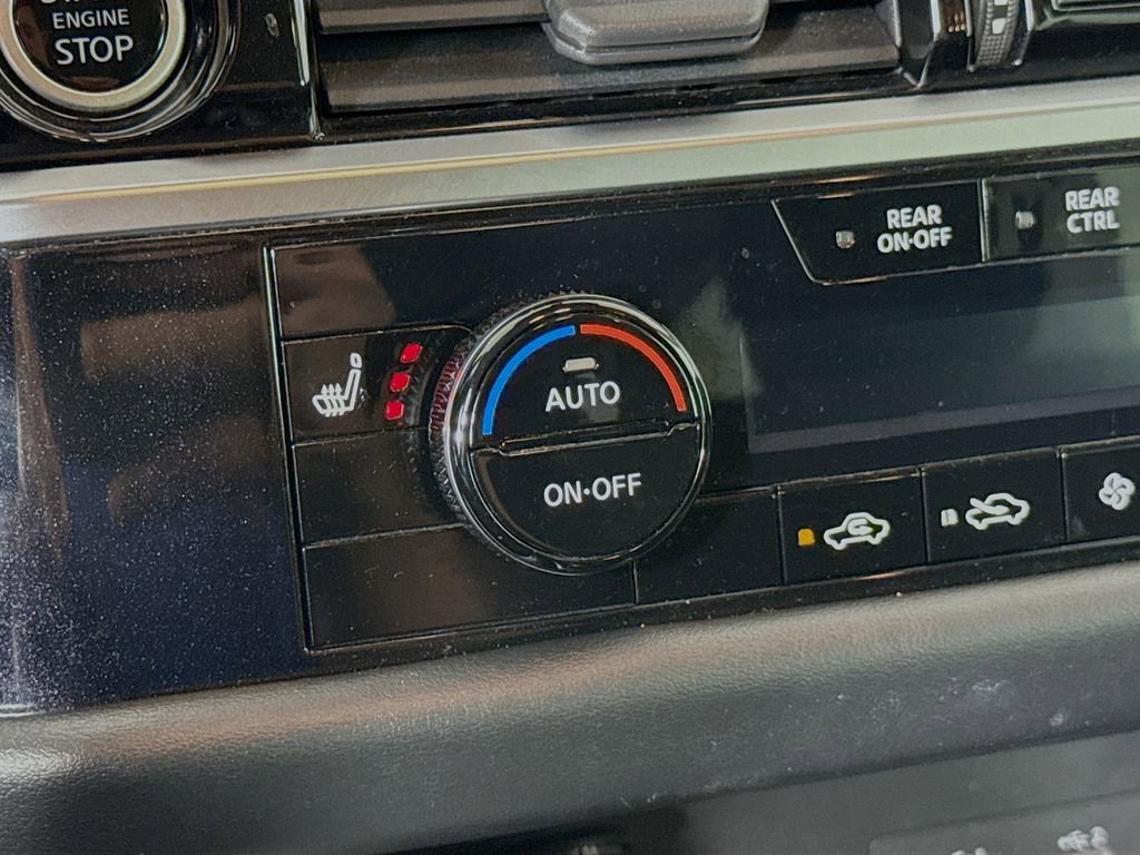 Used 2022 Nissan Pathfinder SV image 21