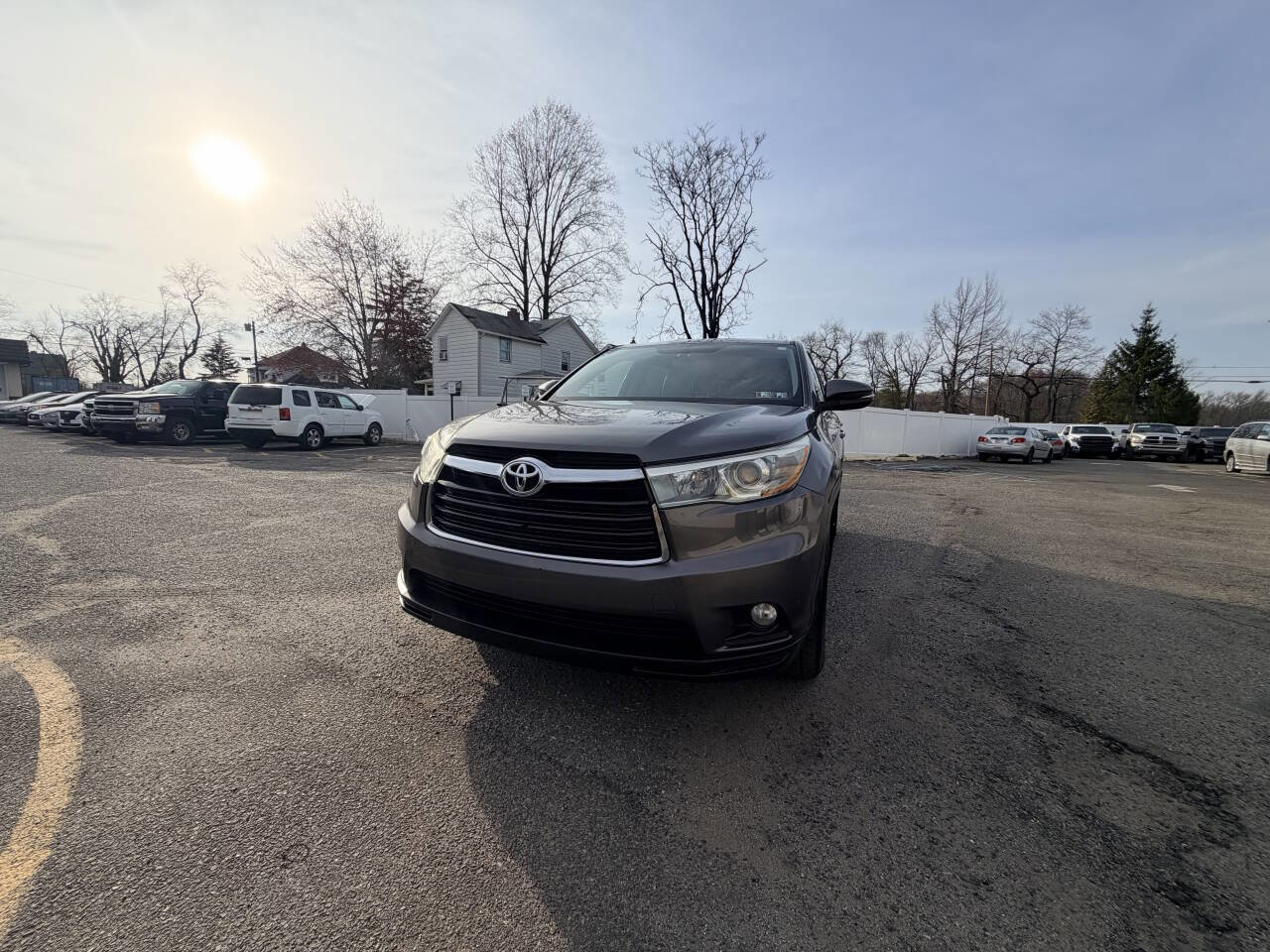 Used 2015 Toyota Highlander Plus AWD/4WD image 2