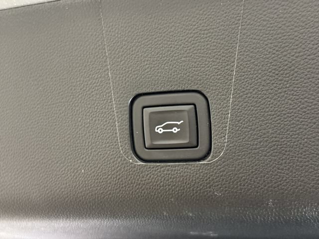 Certified 2023 Chevrolet Traverse LT FWD image 27