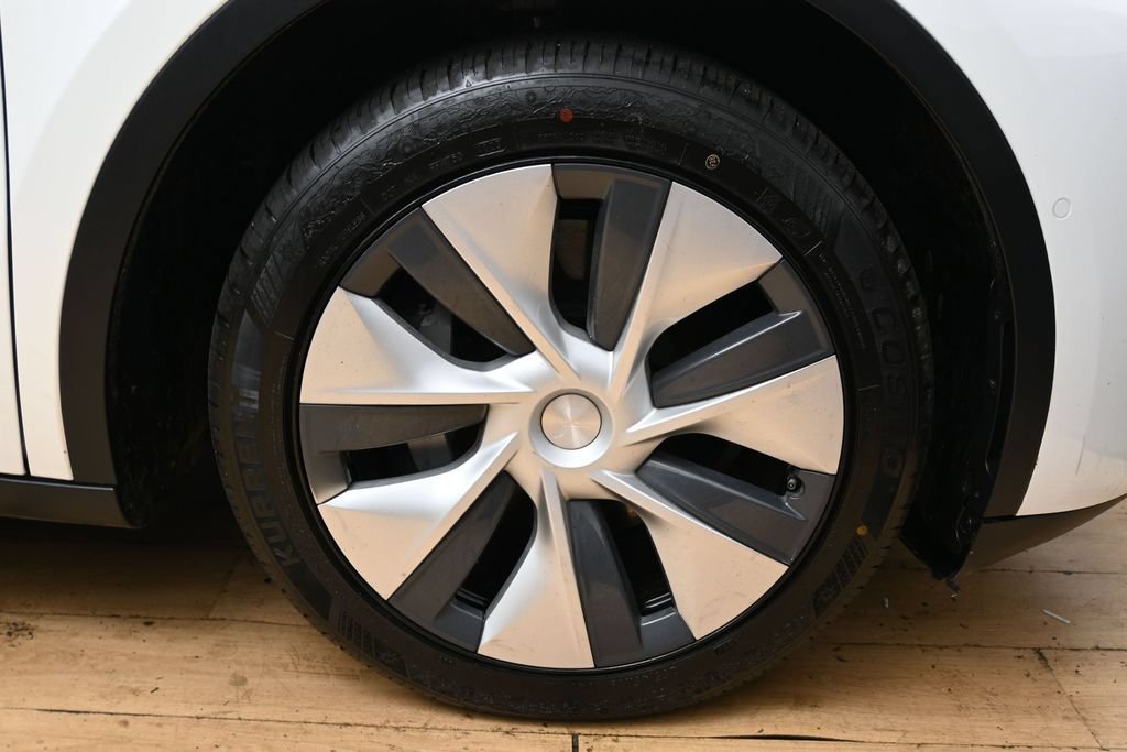 Used 2021 Tesla Model Y Long Range AWD/4WD image 13