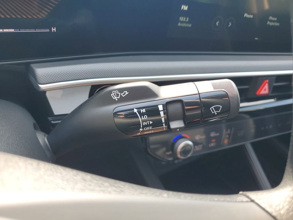 New 2026 Kia K5 LXS FWD image 32