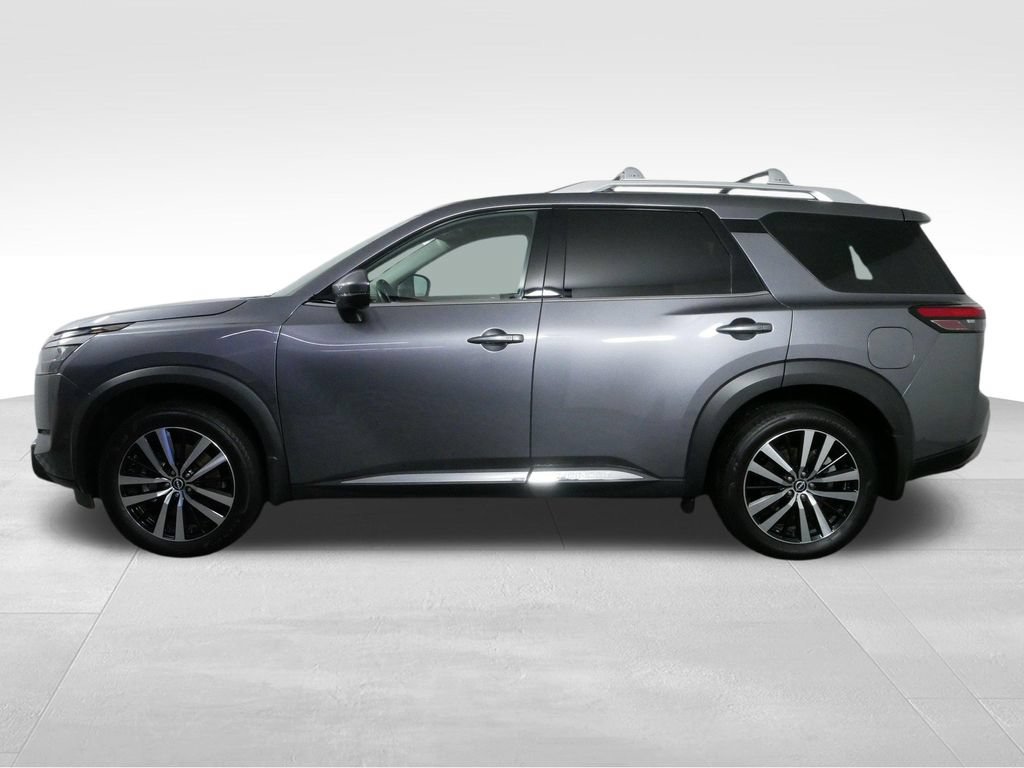 Used 2025 Nissan Pathfinder Platinum w/ Cargo Package AWD/4WD image 6