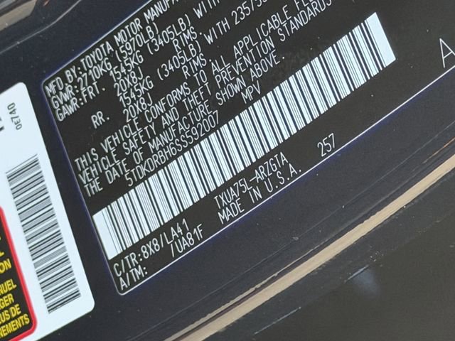 Used 2025 Toyota Highlander Platinum image 10