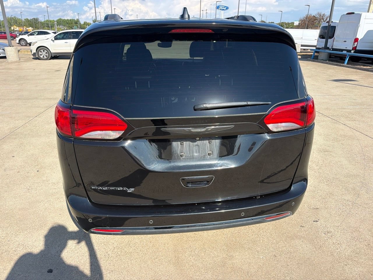 Used 2019 Chrysler Pacifica Touring-L Plus w/ Advanced Safetytec Group FWD image 11