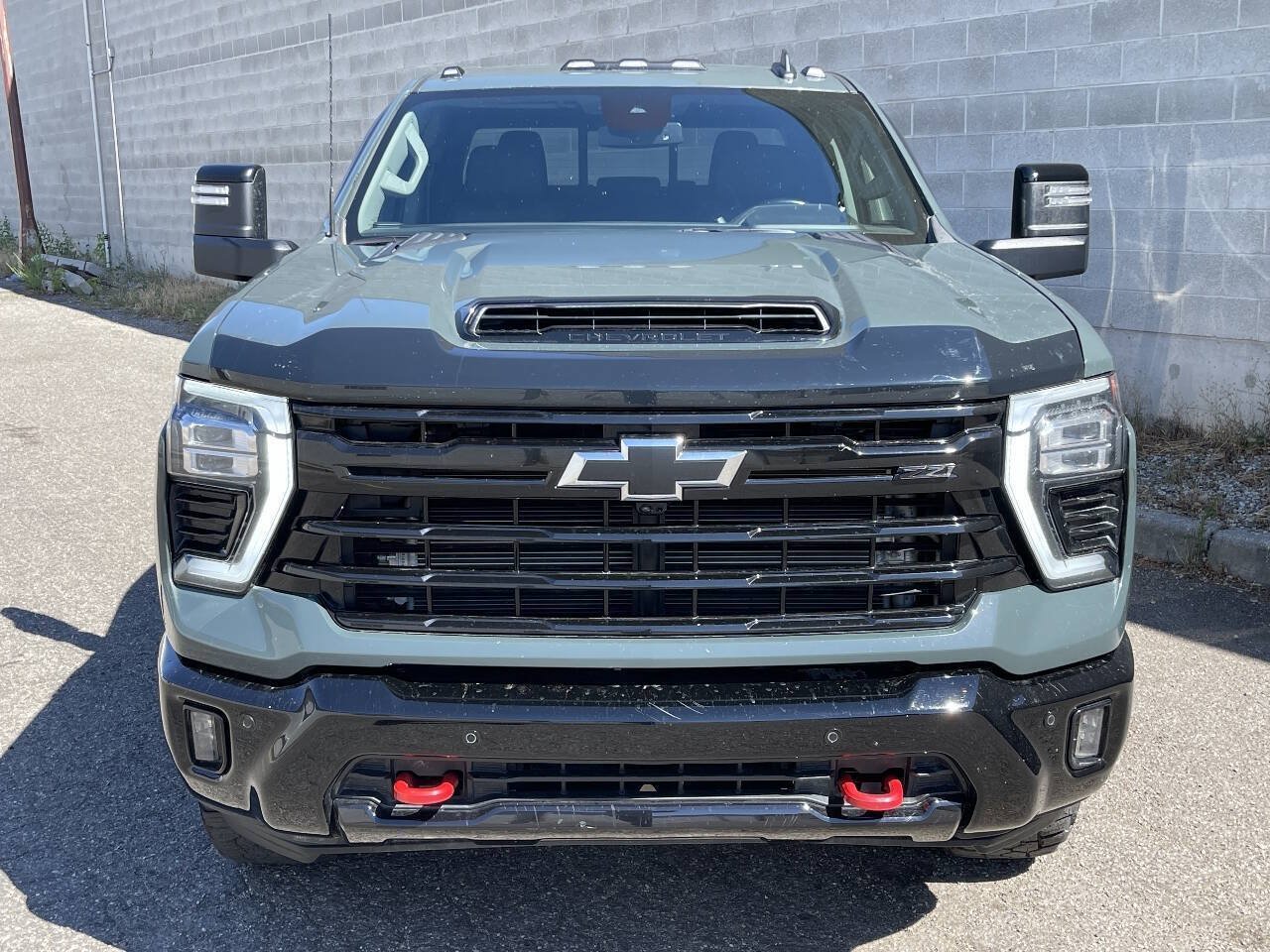 Used 2025 Chevrolet Silverado 3500 LT w/ Trail Boss Package AWD/4WD image 2