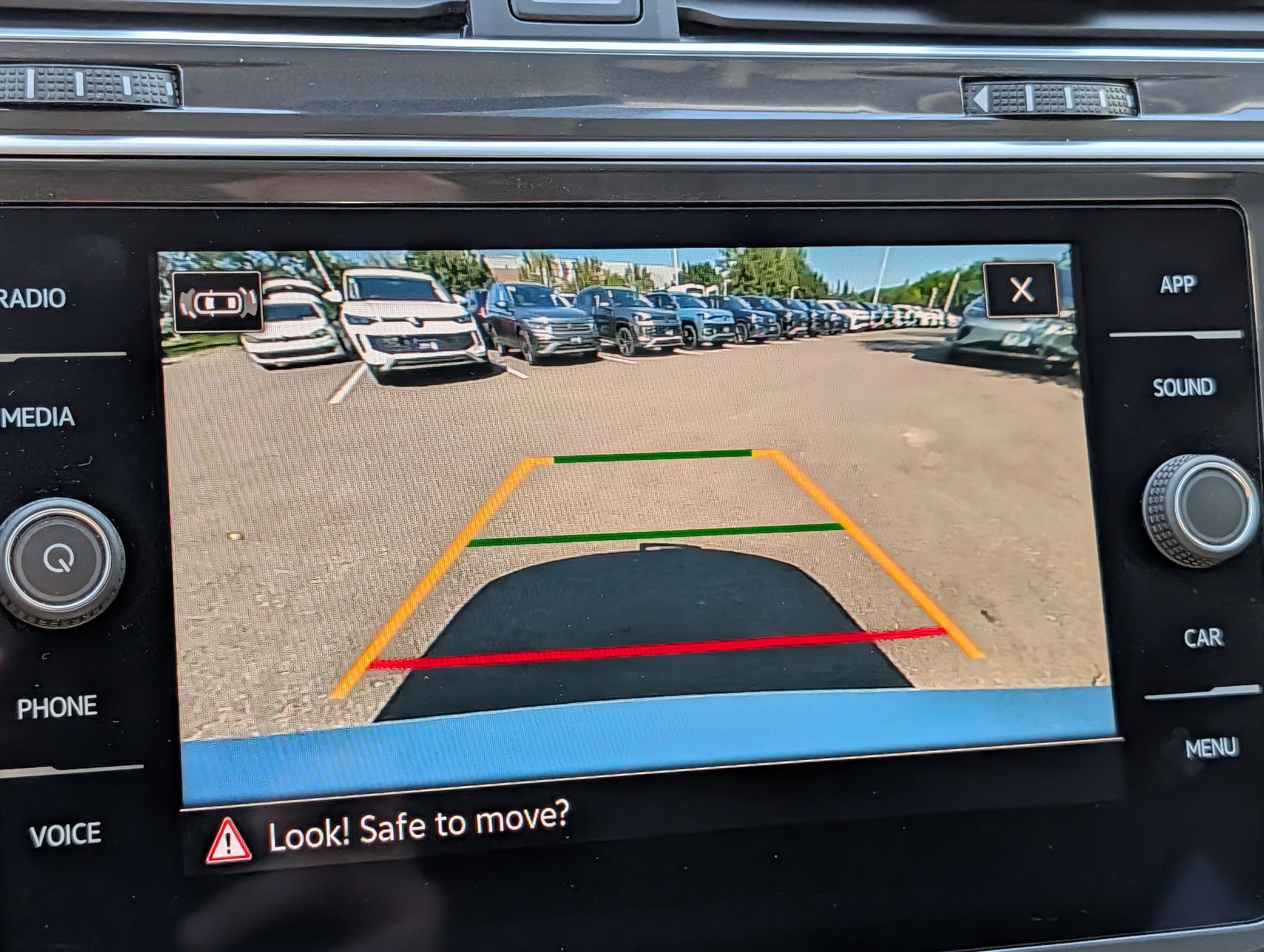 Certified 2024 Volkswagen Tiguan SE AWD/4WD image 27