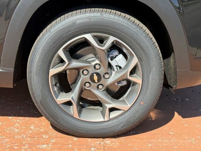 New 2026 Chevrolet Trax LT w/ Midnight Edition FWD image 8