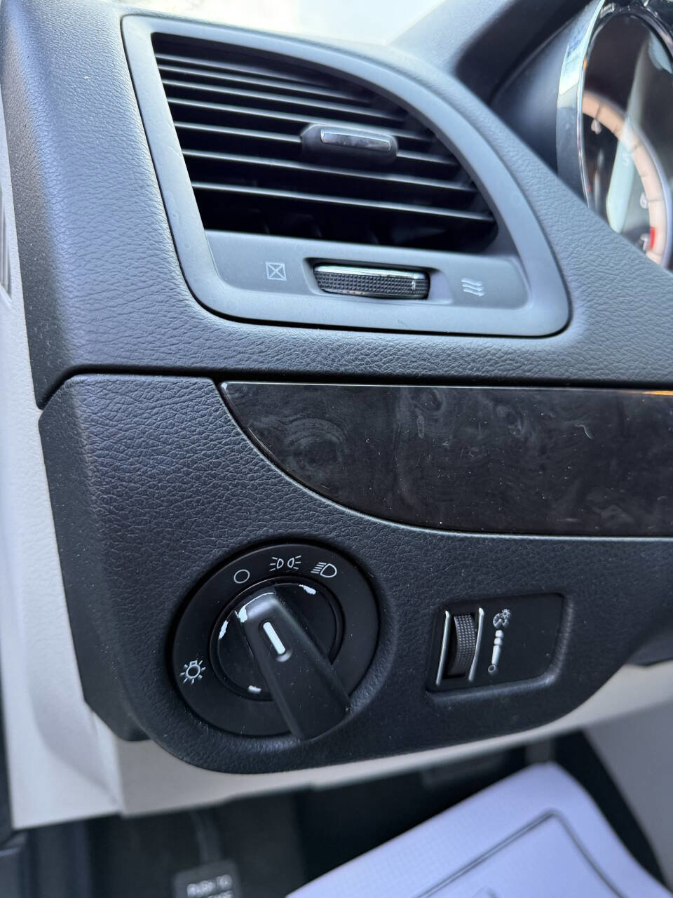 Used 2013 Dodge Grand Caravan American Value Package FWD image 13