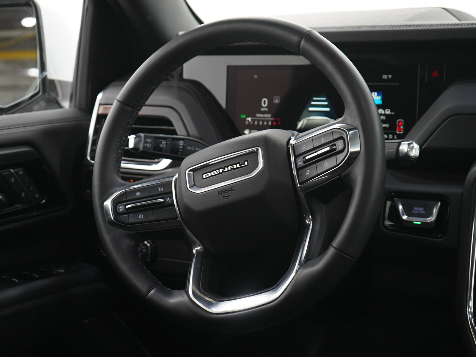 Used 2025 GMC Yukon XL Denali w/ Sun & Power Step Package AWD/4WD image 15