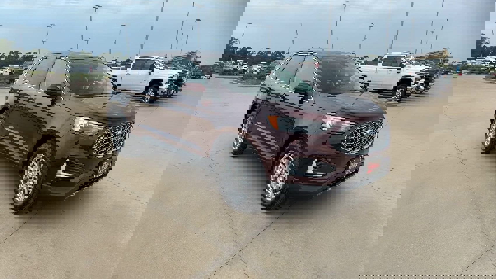 Used 2024 Ford Edge SEL image 2