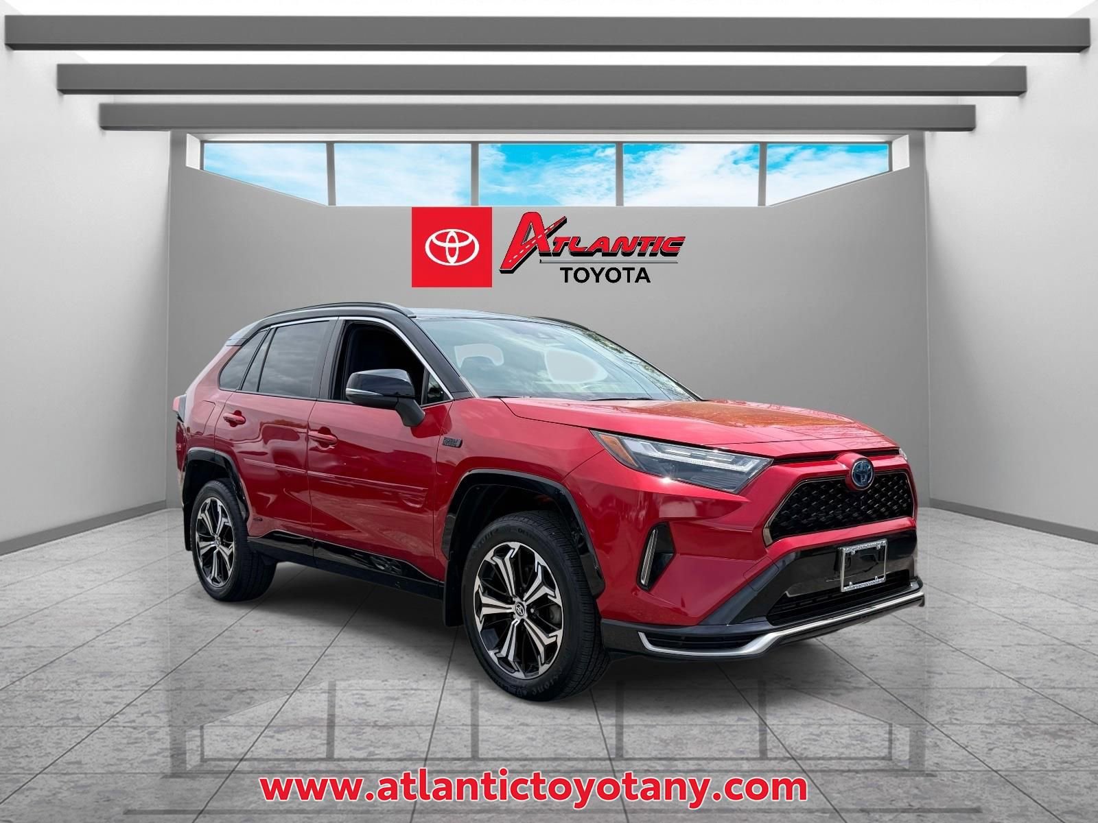 Used 2022 Toyota RAV4 XSE w/ Weather Package AWD/4WD image 1