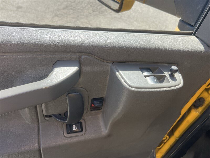 Used 2022 GMC Savana 3500 Extended w/ Power Convenience Package RWD image 15
