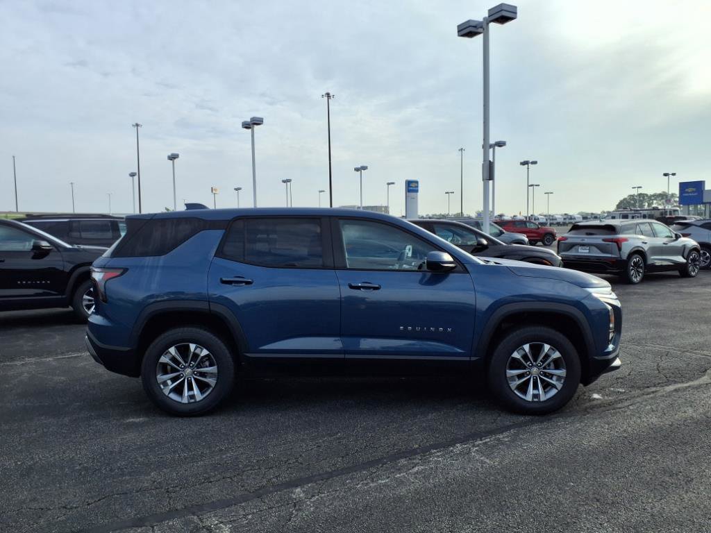 New 2026 Chevrolet Equinox LT image 2