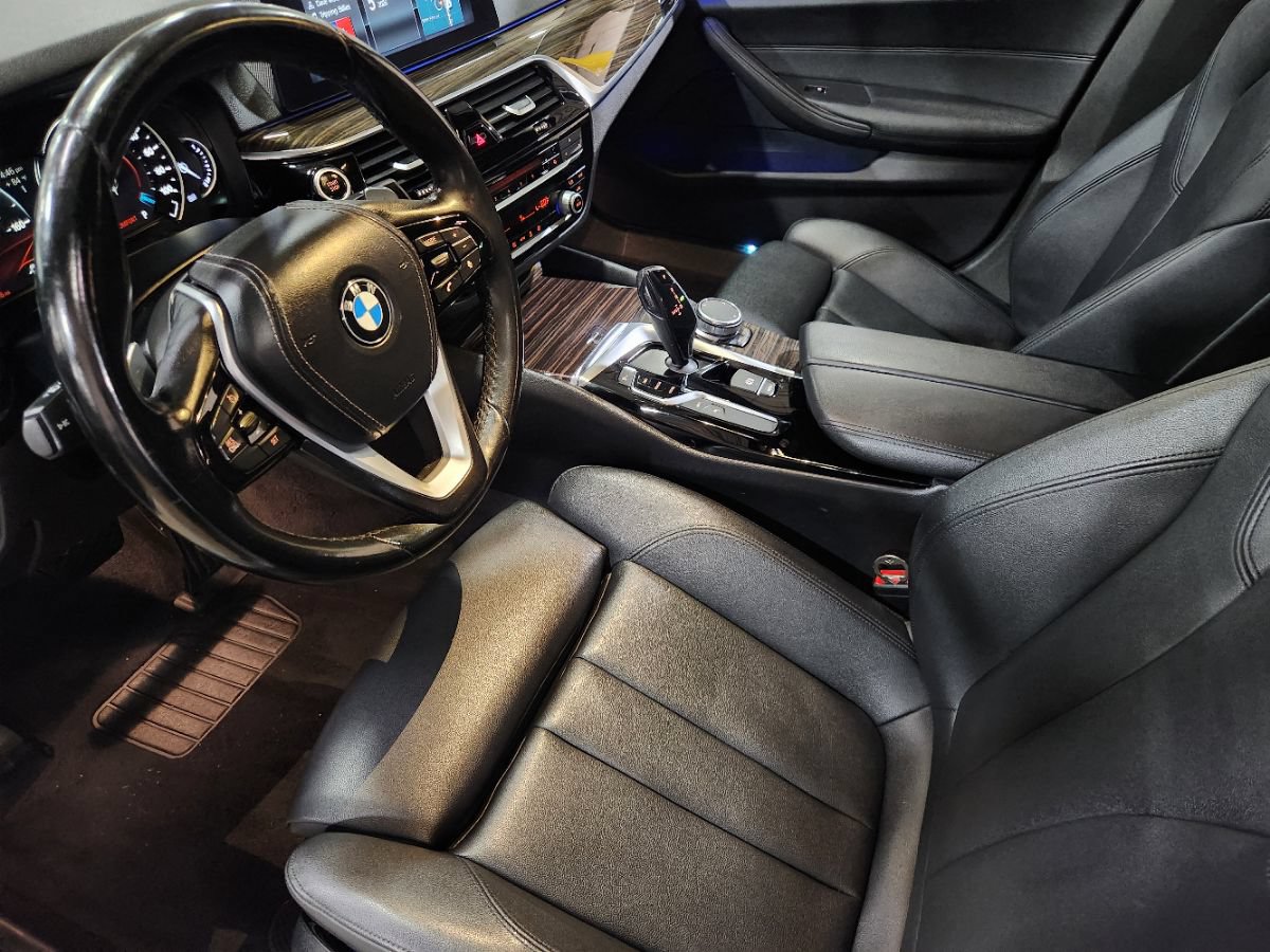 Used 2018 BMW 530e RWD image 26