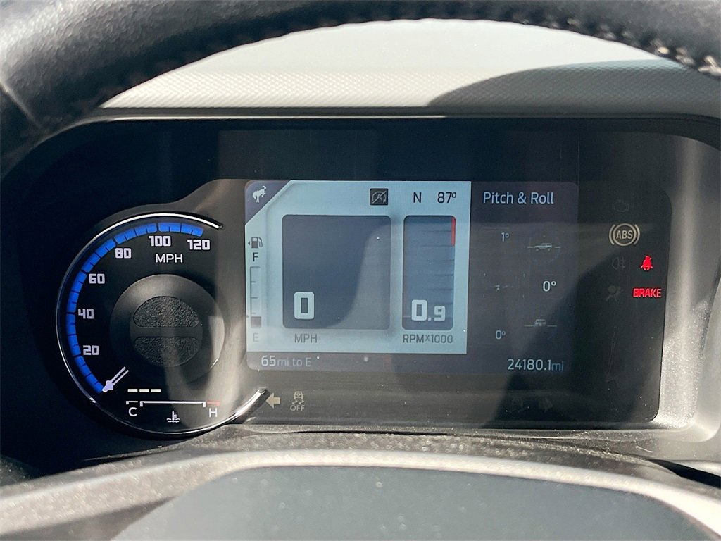 Used 2022 Ford Bronco Black Diamond image 12