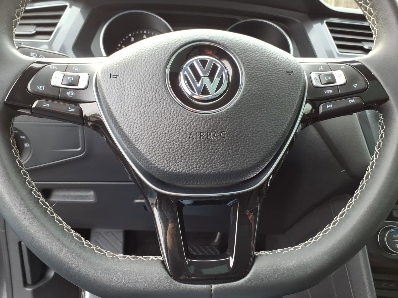 Used 2021 Volkswagen Tiguan SE w/ Panoramic Sunroof Package AWD/4WD image 13