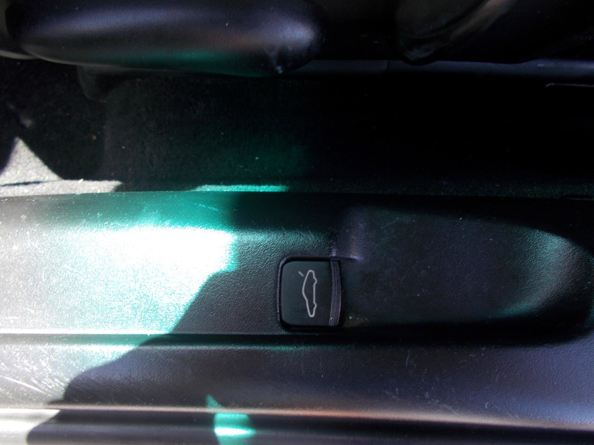 Used 2004 Porsche Boxster RWD image 19