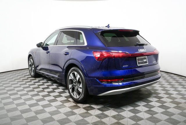 Certified 2023 Audi e-tron Premium Plus w/ Premium Plus Package AWD/4WD image 32