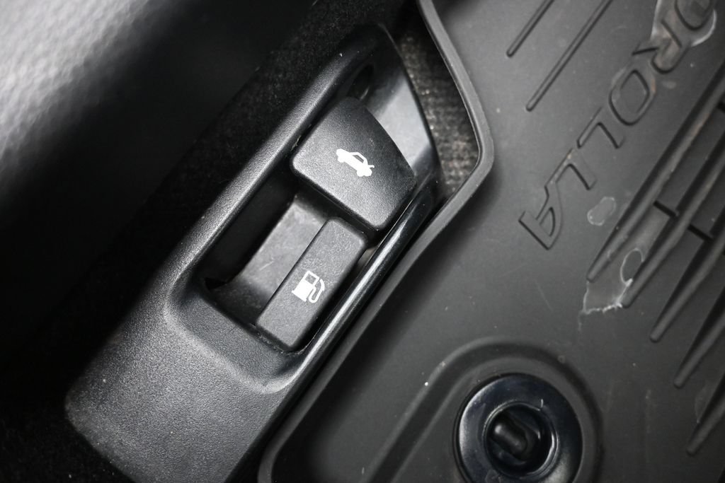 Used 2023 Toyota Corolla LE FWD image 20