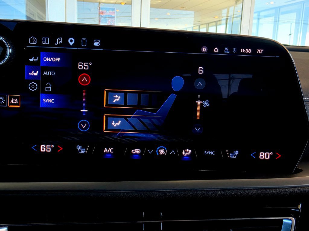 Used 2024 Chevrolet Traverse LT w/ LPO, Floor Liner Package AWD/4WD image 49