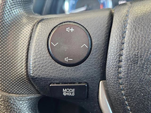 Used 2018 Toyota Corolla LE image 9