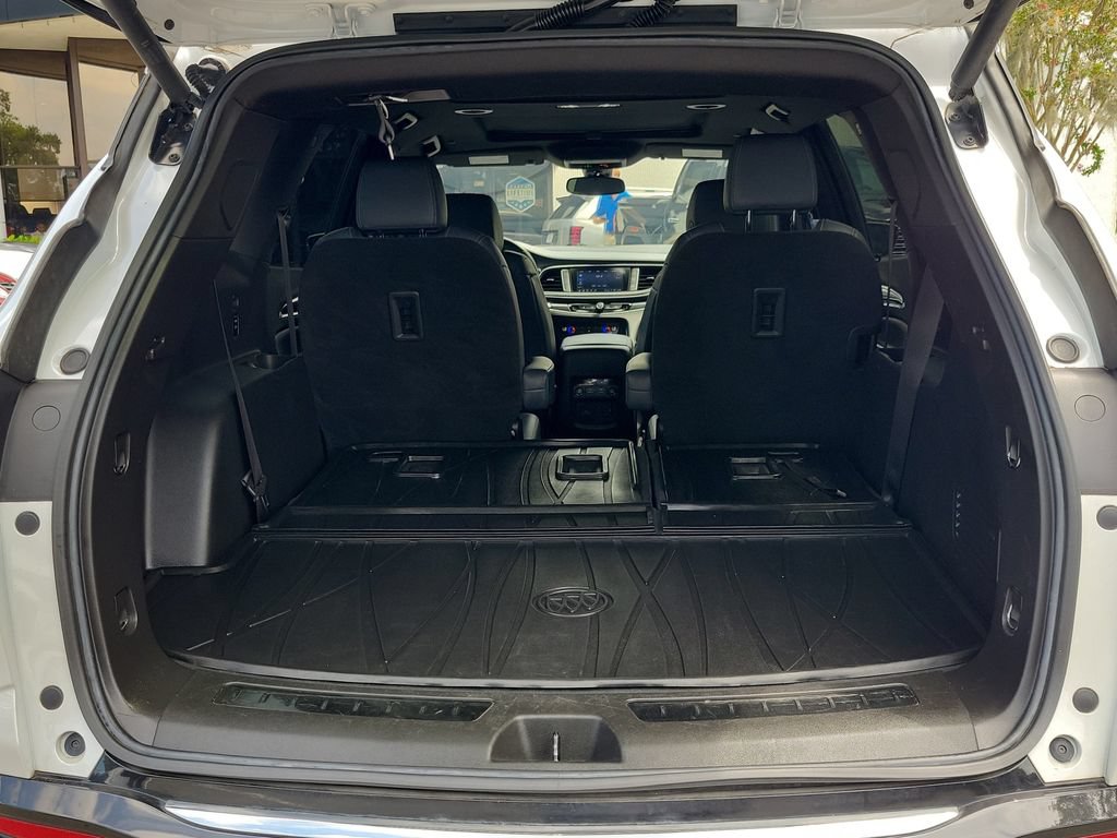 Used 2022 Buick Enclave Essence w/ Experience Buick Package FWD image 14