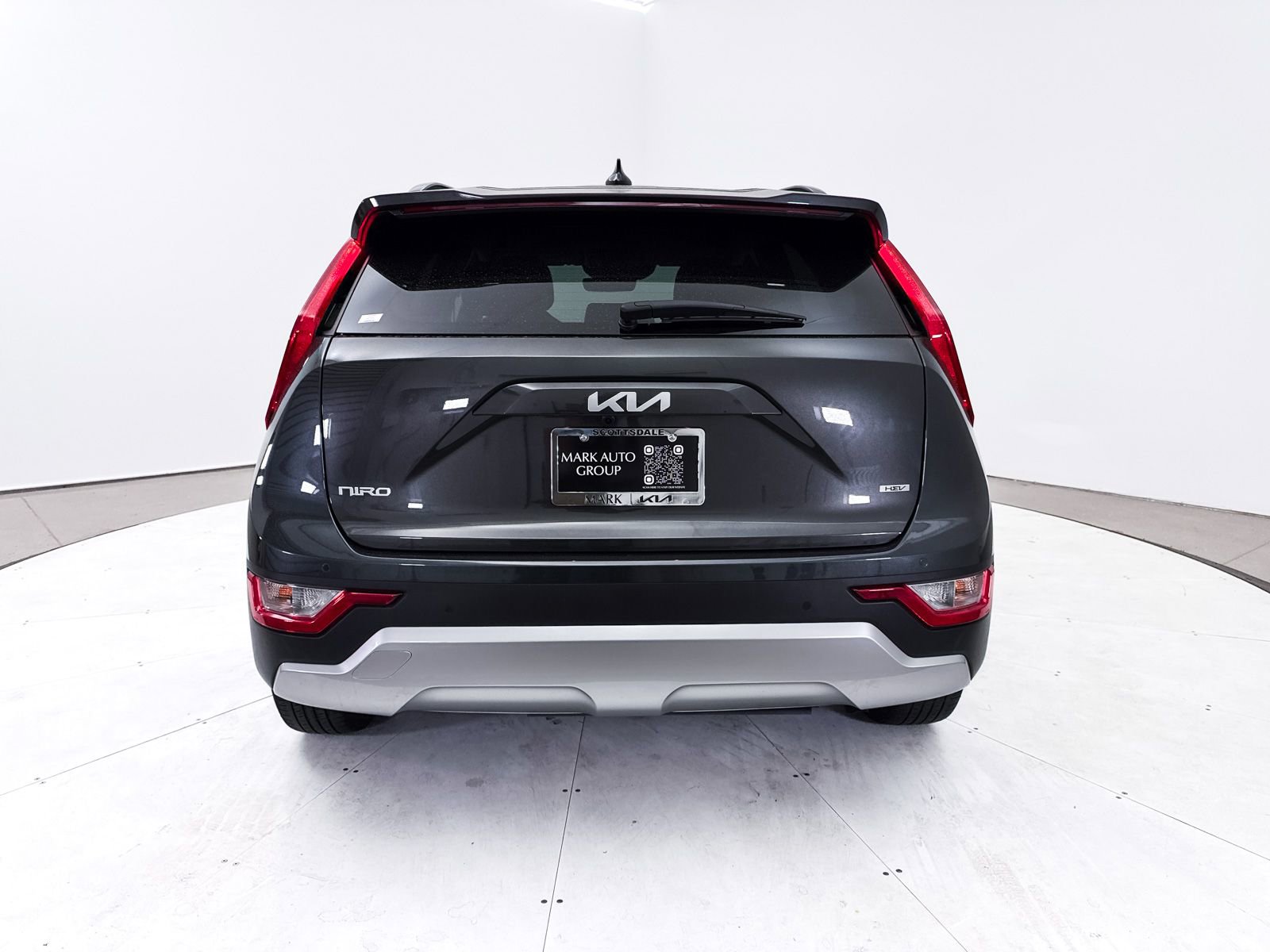 Certified 2025 Kia Niro EX image 17