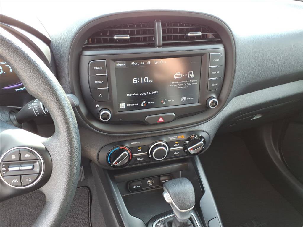 Used 2025 Kia Soul LX w/ LX Technology Package FWD image 26