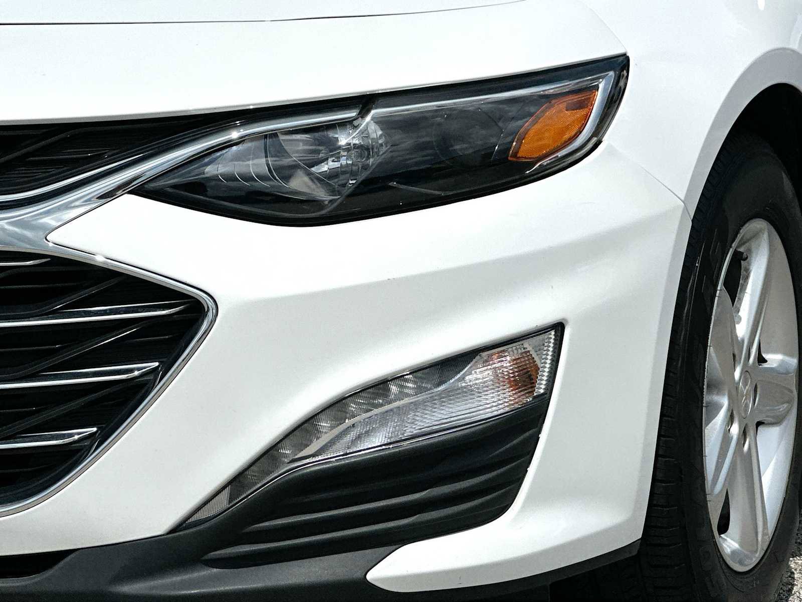 Used 2023 Chevrolet Malibu LS FWD image 16