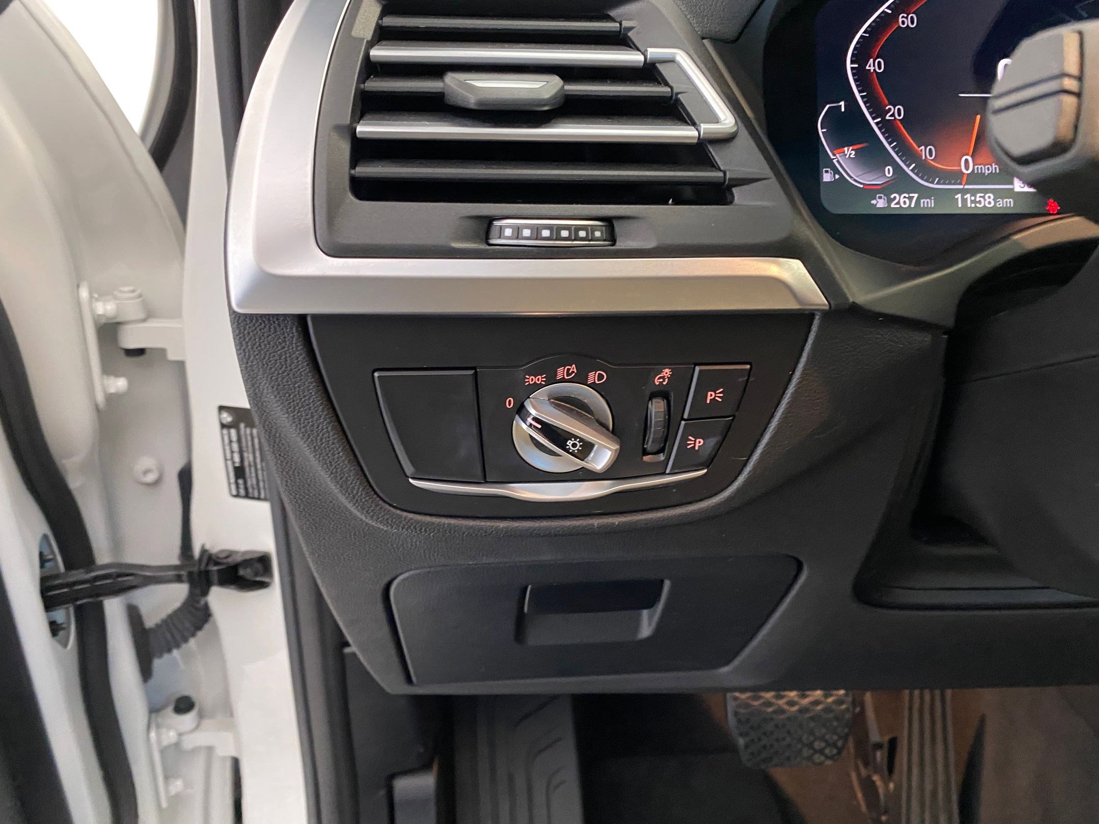 Certified 2024 BMW X3 xDrive30i w/ Convenience Package image 24