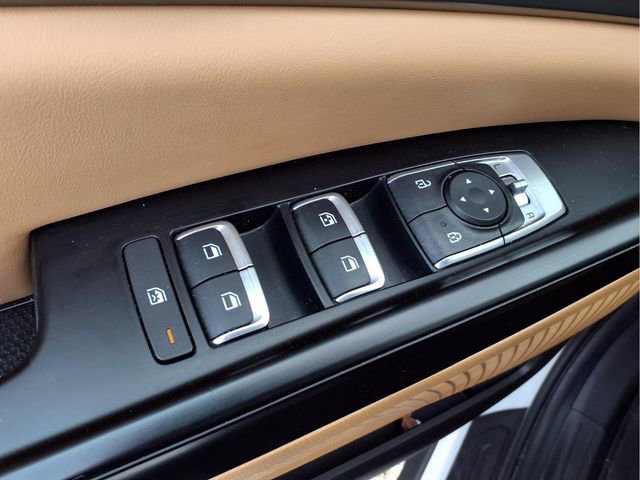 Used 2024 Kia Carnival LX image 17