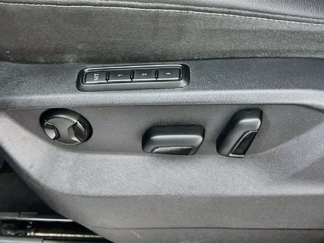 Used 2019 Volkswagen Atlas SEL FWD image 13