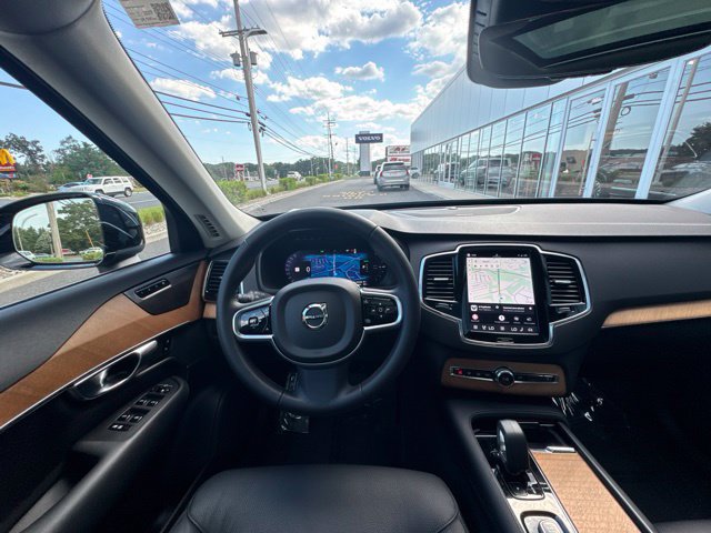 Certified 2025 Volvo XC90 T8 Plus AWD/4WD image 21