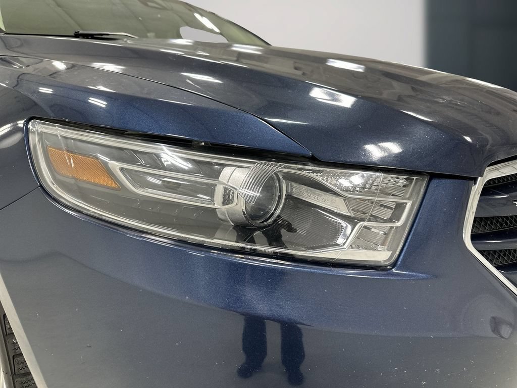 Used 2016 Ford Taurus Limited w/ Equipment Group 301A FWD image 11