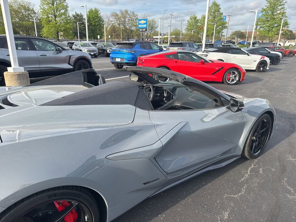 Used 2025 Chevrolet Corvette E-Ray w/ Stealth Interior Trim Package AWD/4WD image 11