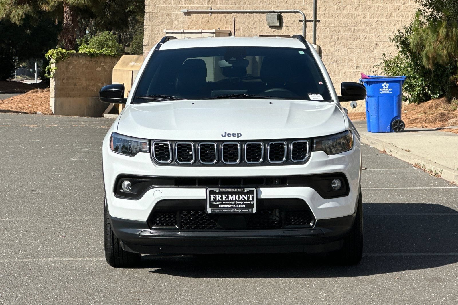 Used 2024 Jeep Compass Latitude AWD/4WD image 8